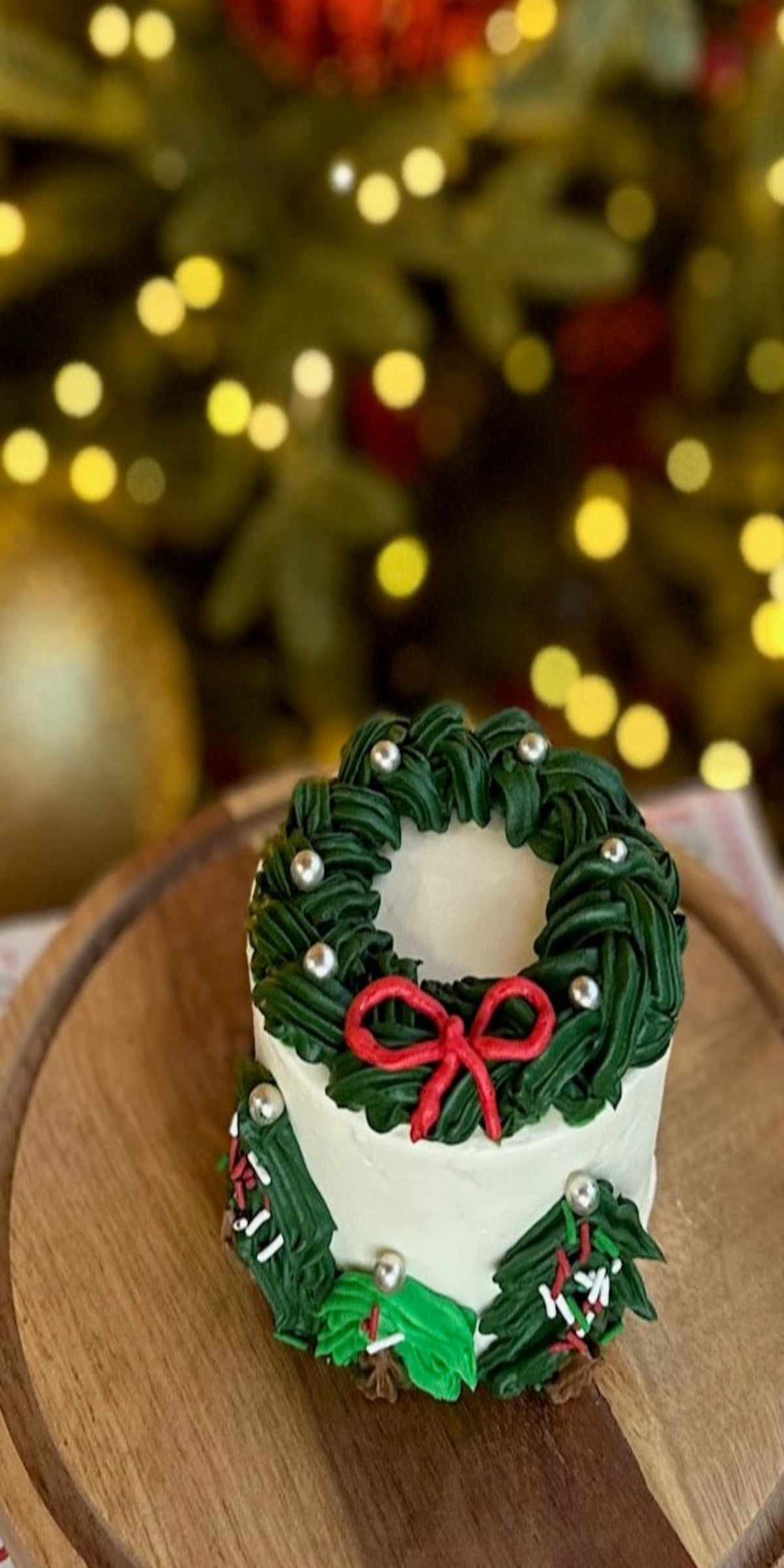 Mini Christmas Theme Cake  - Trees & Wreath